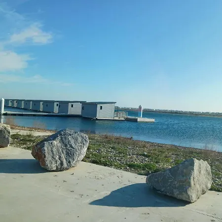 Le Clin D'oeil Sur Le Port. Apartment Gruissan